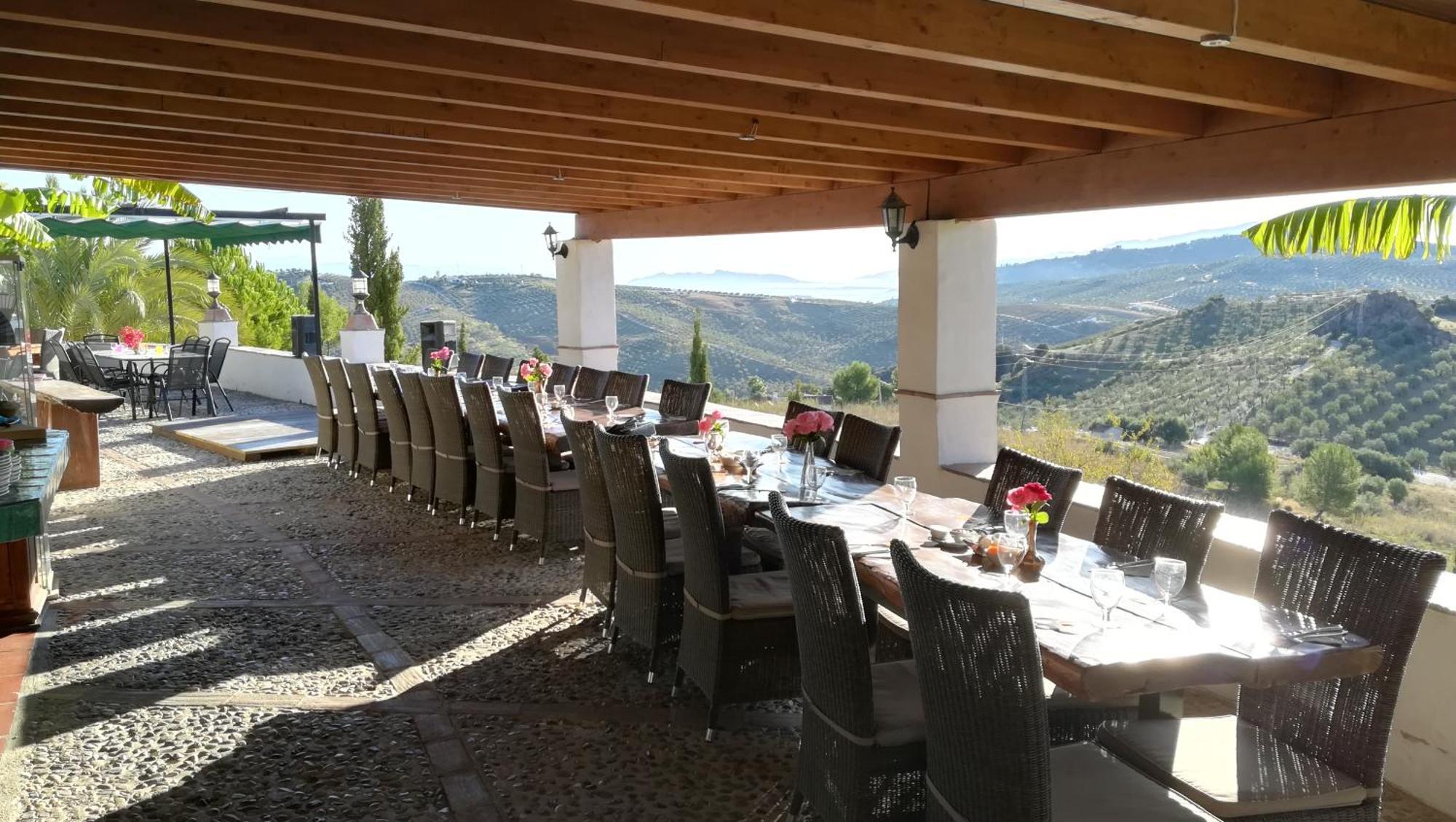 Rural 'vincent' Gogh, With Spectacular Pool & Optional Private 6 Guests Jacuzzi *