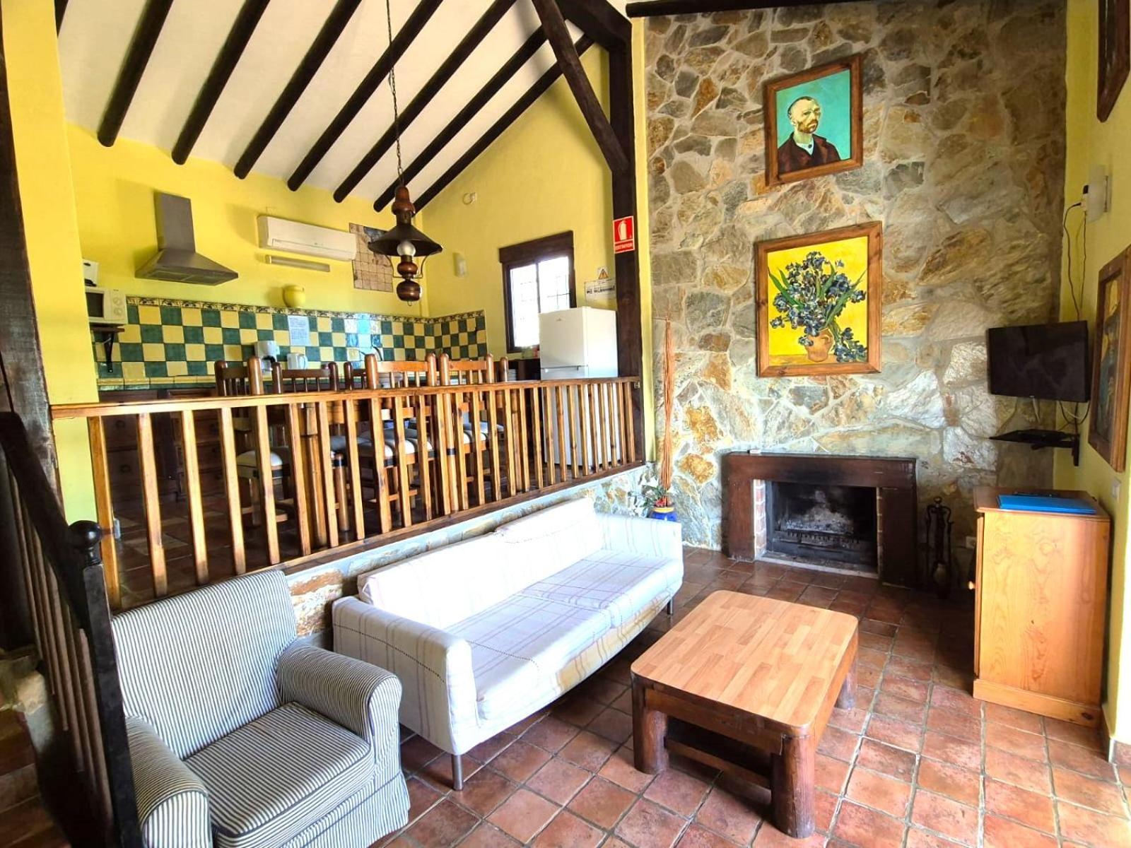 Rural 'vincent' Gogh, With Spectacular Pool & Optional Private 6 Guests Jacuzzi Hébergement de vacances *