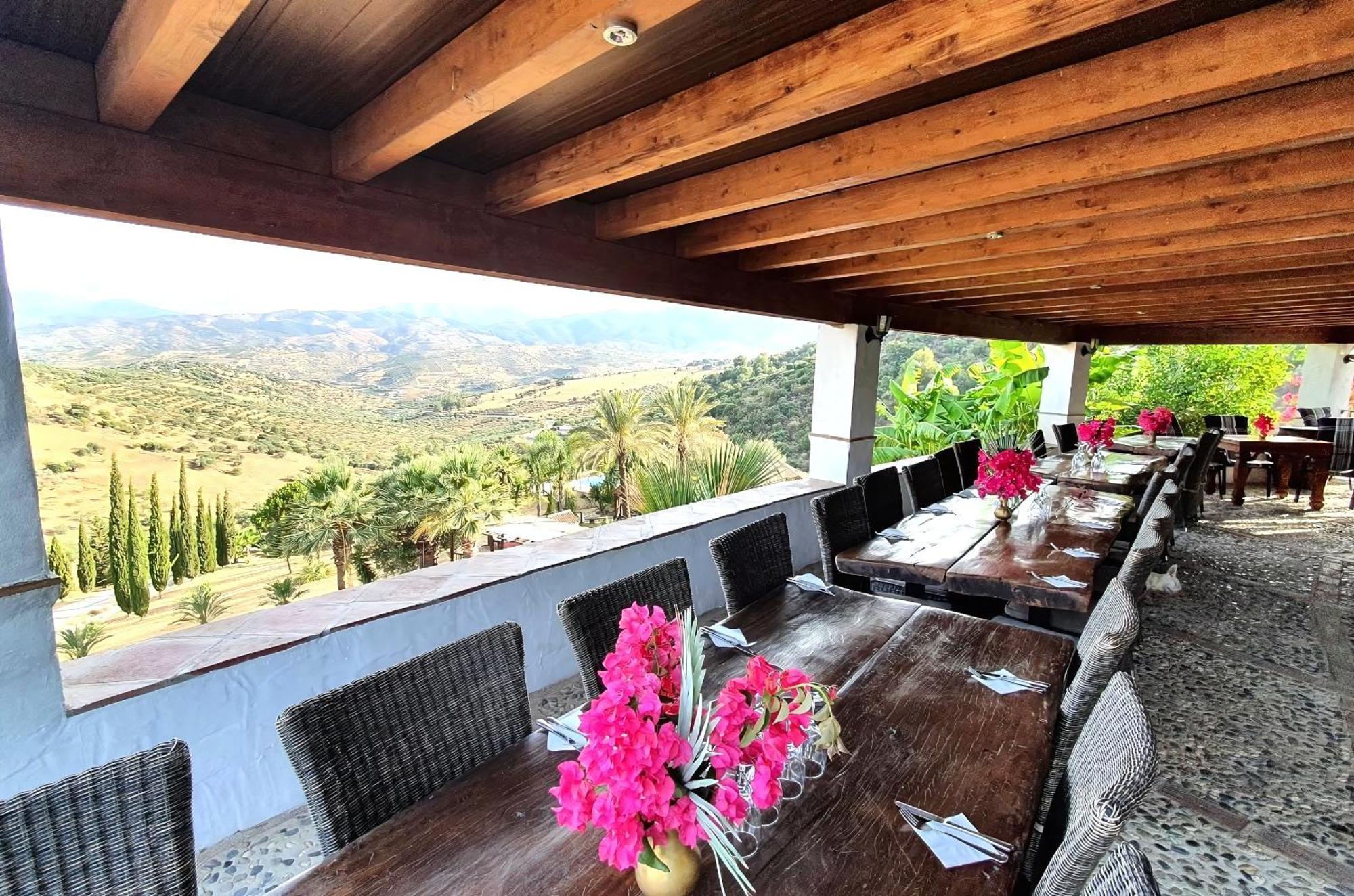 Rural Cottage, With Pool & Optional Private 6 Guests Jacuzzi Holiday home