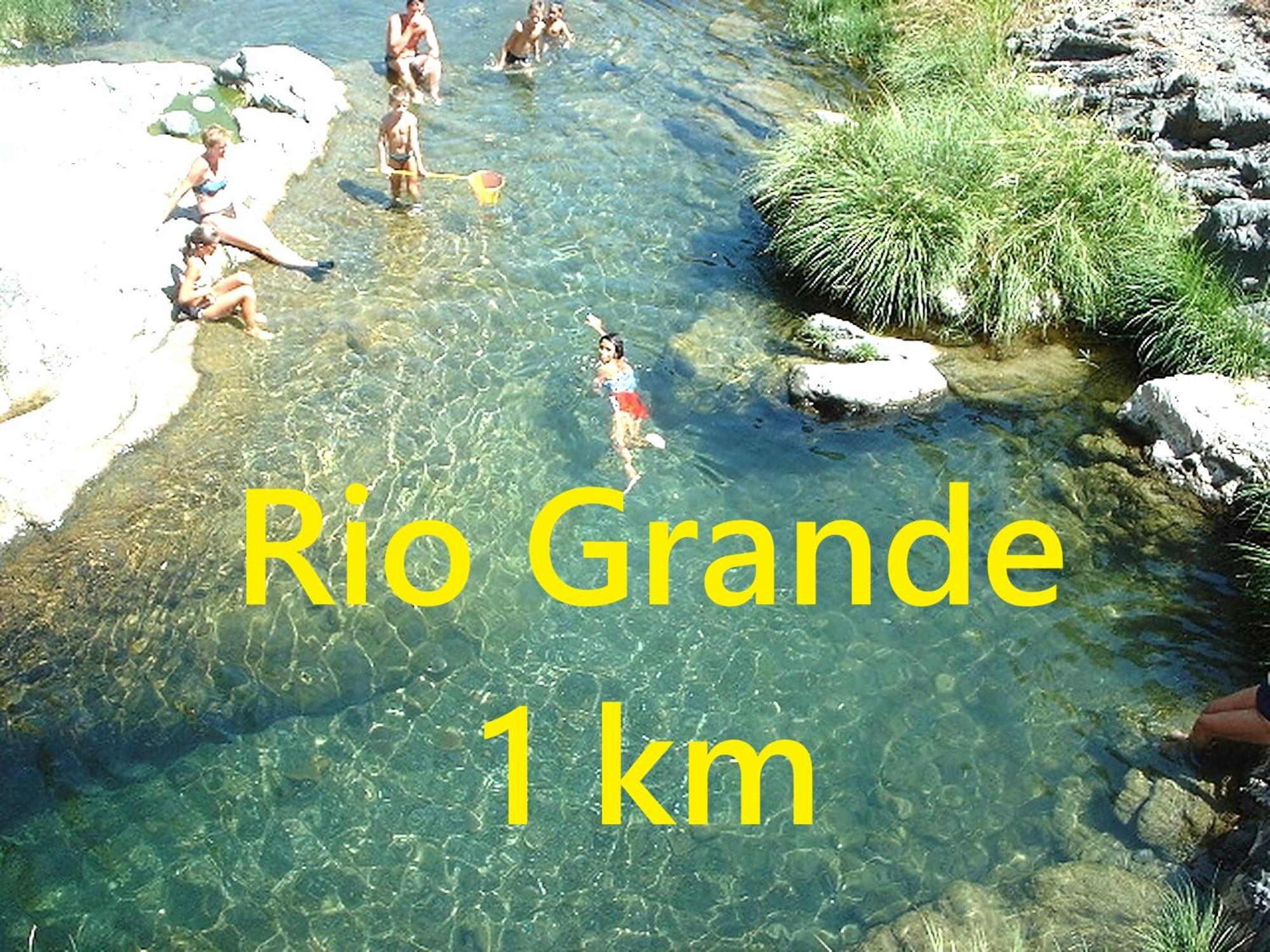 Rural Cottage, With Pool & Optional Private 6 Guests Jacuzzi
