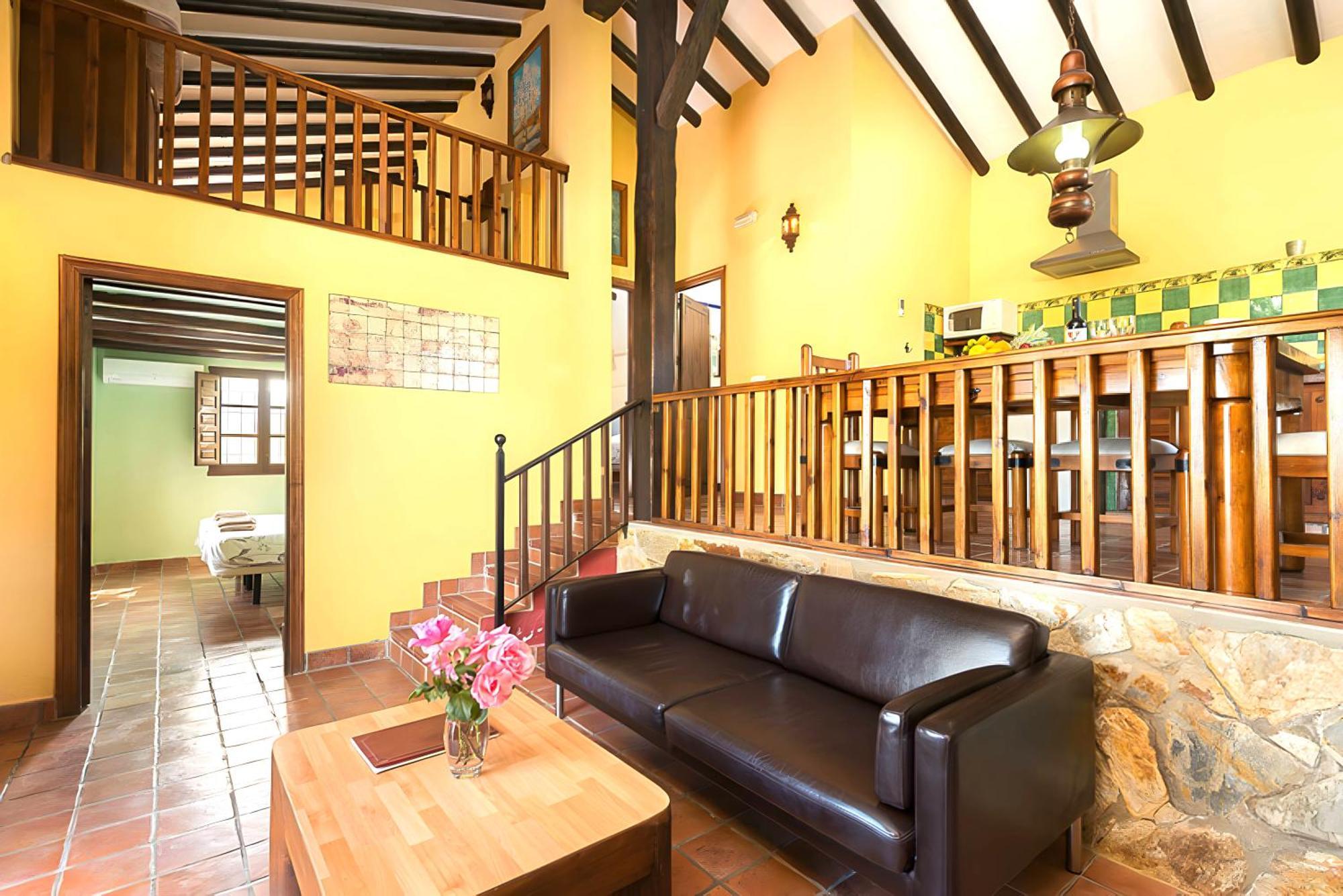Rural Cottage, With Pool & Optional Private 6 Guests Jacuzzi Holiday home